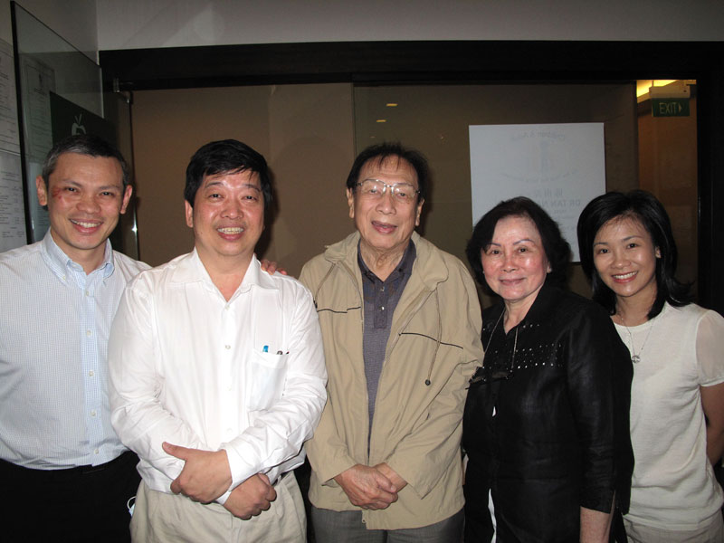 dr-okky-jarkarta-and-family-patients-of-dr-tan